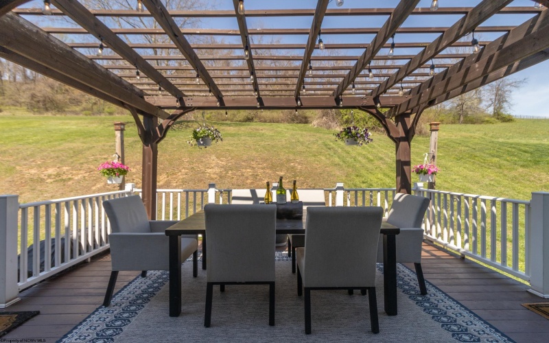 334 Evergreen Drive, Bridgeport, West Virginia 26330, 4 Bedrooms Bedrooms, 10 Rooms Rooms,2 BathroomsBathrooms,Single Family Detached,For Sale,Evergreen,10164234