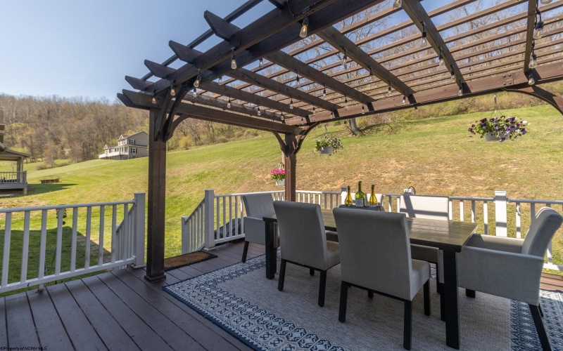 334 Evergreen Drive, Bridgeport, West Virginia 26330, 4 Bedrooms Bedrooms, 10 Rooms Rooms,2 BathroomsBathrooms,Single Family Detached,For Sale,Evergreen,10164234