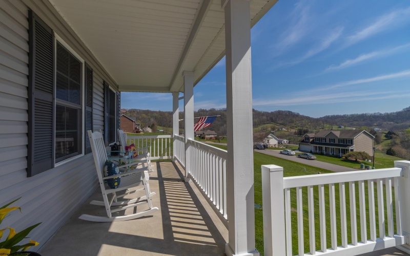 334 Evergreen Drive, Bridgeport, West Virginia 26330, 4 Bedrooms Bedrooms, 10 Rooms Rooms,2 BathroomsBathrooms,Single Family Detached,For Sale,Evergreen,10164234