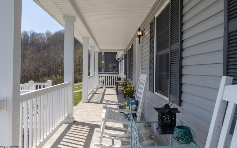 334 Evergreen Drive, Bridgeport, West Virginia 26330, 4 Bedrooms Bedrooms, 10 Rooms Rooms,2 BathroomsBathrooms,Single Family Detached,For Sale,Evergreen,10164234