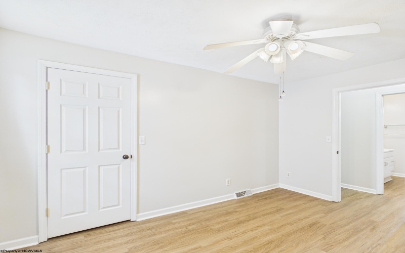 521 Kensington Avenue, Star City, West Virginia 26505, 3 Bedrooms Bedrooms, 6 Rooms Rooms,1 BathroomBathrooms,Single Family Detached,For Sale,Kensington,10164228