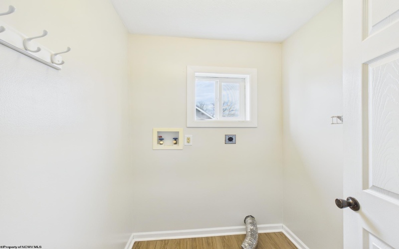 521 Kensington Avenue, Star City, West Virginia 26505, 3 Bedrooms Bedrooms, 6 Rooms Rooms,1 BathroomBathrooms,Single Family Detached,For Sale,Kensington,10164228