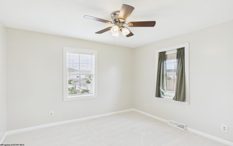 521 Kensington Avenue, Star City, West Virginia 26505, 3 Bedrooms Bedrooms, 6 Rooms Rooms,1 BathroomBathrooms,Single Family Detached,For Sale,Kensington,10164228