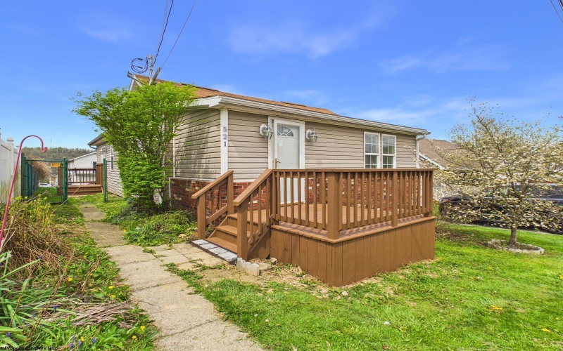 521 Kensington Avenue, Star City, West Virginia 26505, 3 Bedrooms Bedrooms, 6 Rooms Rooms,1 BathroomBathrooms,Single Family Detached,For Sale,Kensington,10164228