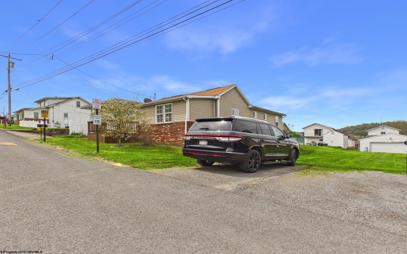 521 Kensington Avenue, Star City, West Virginia 26505, 3 Bedrooms Bedrooms, 6 Rooms Rooms,1 BathroomBathrooms,Single Family Detached,For Sale,Kensington,10164228