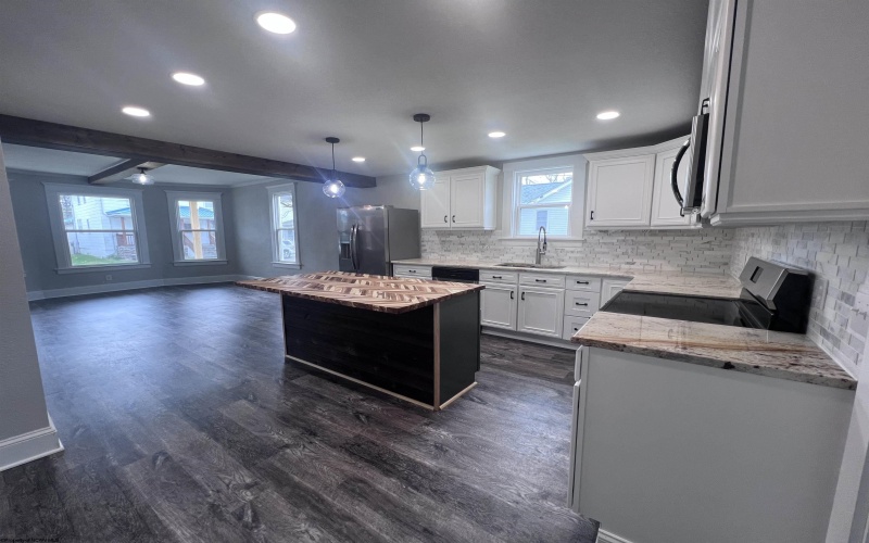 117 Davis Street, Elkins, West Virginia 26241-001, 3 Bedrooms Bedrooms, 10 Rooms Rooms,2 BathroomsBathrooms,Single Family Detached,For Sale,Davis,10164229