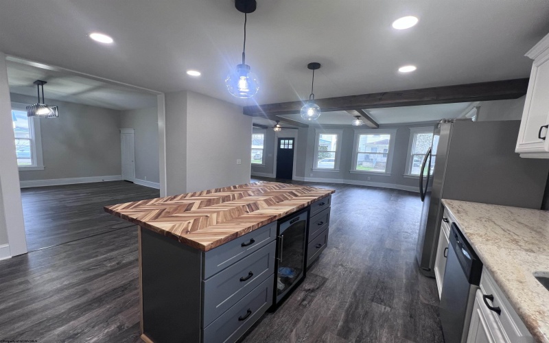 117 Davis Street, Elkins, West Virginia 26241-001, 3 Bedrooms Bedrooms, 10 Rooms Rooms,2 BathroomsBathrooms,Single Family Detached,For Sale,Davis,10164229