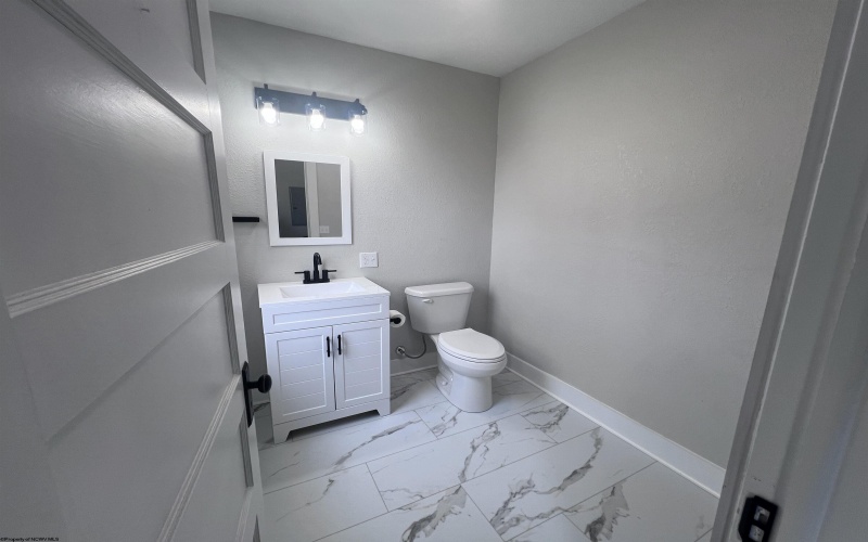 117 Davis Street, Elkins, West Virginia 26241-001, 3 Bedrooms Bedrooms, 10 Rooms Rooms,2 BathroomsBathrooms,Single Family Detached,For Sale,Davis,10164229