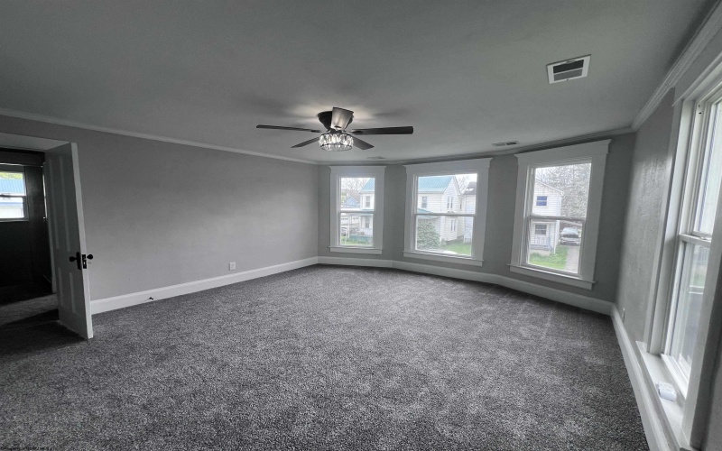 117 Davis Street, Elkins, West Virginia 26241-001, 3 Bedrooms Bedrooms, 10 Rooms Rooms,2 BathroomsBathrooms,Single Family Detached,For Sale,Davis,10164229