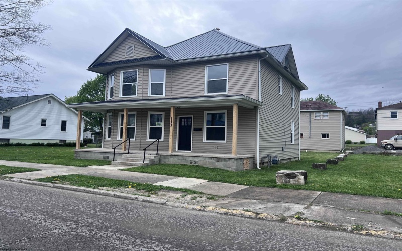 117 Davis Street, Elkins, West Virginia 26241-001, 3 Bedrooms Bedrooms, 10 Rooms Rooms,2 BathroomsBathrooms,Single Family Detached,For Sale,Davis,10164229