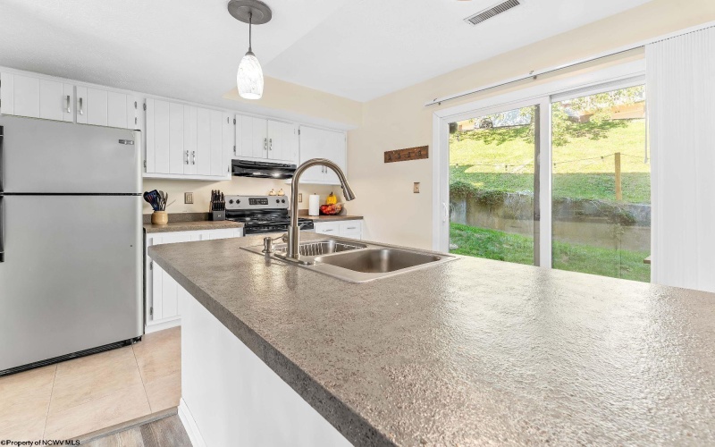 1234 Van Voorhis Road, Morgantown, West Virginia 26505, 2 Bedrooms Bedrooms, 5 Rooms Rooms,1 BathroomBathrooms,Single Family Attached,For Sale,Van Voorhis,10164237