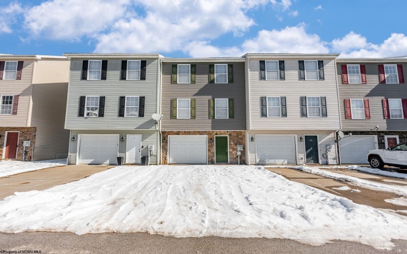 132 Eagle Drive, Maidsville, West Virginia 26541, 3 Bedrooms Bedrooms, 6 Rooms Rooms,1 BathroomBathrooms,Single Family Attached,For Sale,Eagle,10164231