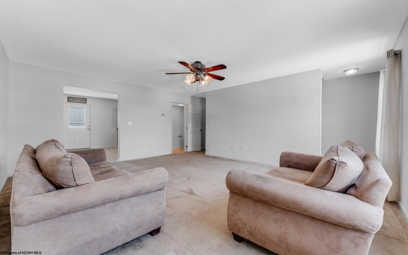 132 Eagle Drive, Maidsville, West Virginia 26541, 3 Bedrooms Bedrooms, 6 Rooms Rooms,1 BathroomBathrooms,Single Family Attached,For Sale,Eagle,10164231