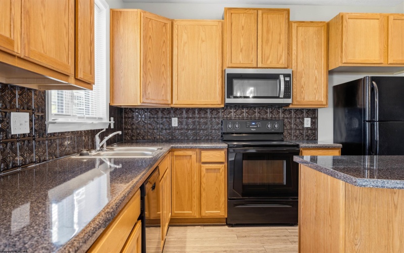 3318 Sun Court, Morgantown, West Virginia 26505, 4 Bedrooms Bedrooms, 8 Rooms Rooms,3 BathroomsBathrooms,Single Family Attached,For Sale,Sun,10164238