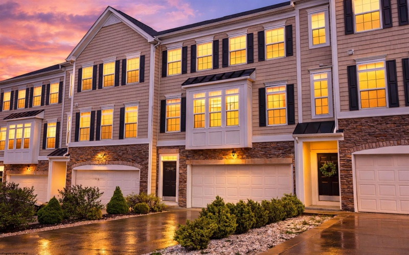 3318 Sun Court, Morgantown, West Virginia 26505, 4 Bedrooms Bedrooms, 8 Rooms Rooms,3 BathroomsBathrooms,Single Family Attached,For Sale,Sun,10164238