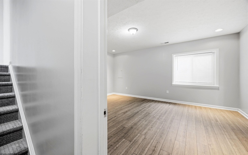 3318 Sun Court, Morgantown, West Virginia 26505, 4 Bedrooms Bedrooms, 8 Rooms Rooms,3 BathroomsBathrooms,Single Family Attached,For Sale,Sun,10164238