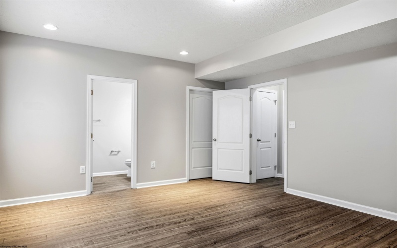 3318 Sun Court, Morgantown, West Virginia 26505, 4 Bedrooms Bedrooms, 8 Rooms Rooms,3 BathroomsBathrooms,Single Family Attached,For Sale,Sun,10164238