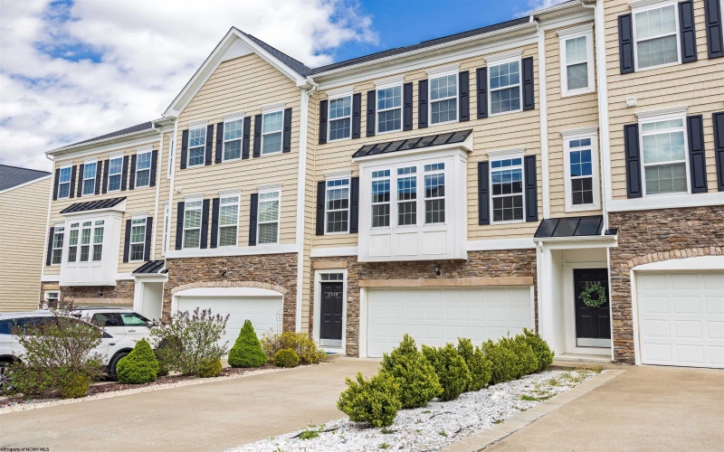 3318 Sun Court, Morgantown, West Virginia 26505, 4 Bedrooms Bedrooms, 8 Rooms Rooms,3 BathroomsBathrooms,Single Family Attached,For Sale,Sun,10164238