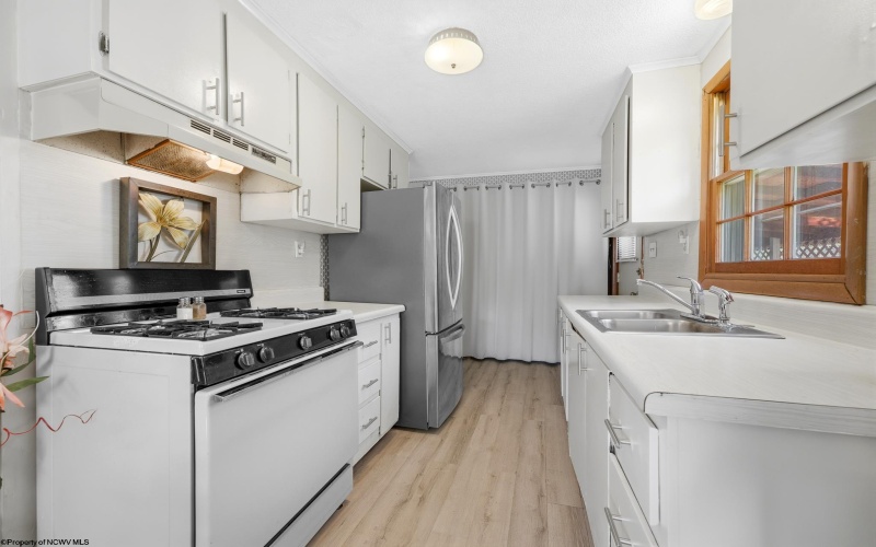 515 Suncrest Boulevard, Fairmont, West Virginia 26554, 3 Bedrooms Bedrooms, 6 Rooms Rooms,1 BathroomBathrooms,Single Family Detached,For Sale,Suncrest,10164247 515 Suncrest Boulevard, Fairmont, West Virginia 26554, 3 Bedrooms Bedrooms, 6 Rooms Rooms,1 BathroomBathrooms,Single Family Detached,For Sale,Suncrest,10164247