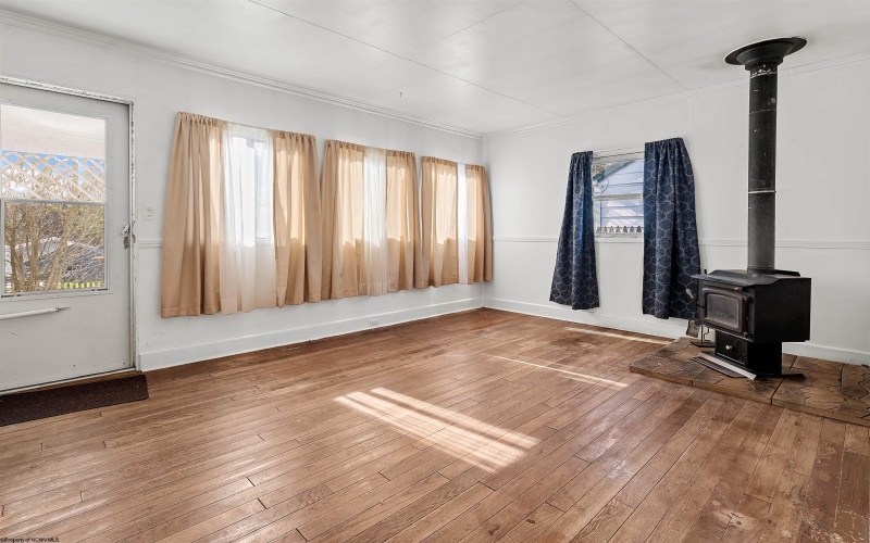 816 Madison Avenue, Morgantown, West Virginia 26501, 2 Bedrooms Bedrooms, 5 Rooms Rooms,1 BathroomBathrooms,Single Family Detached,For Sale,Madison,10164256