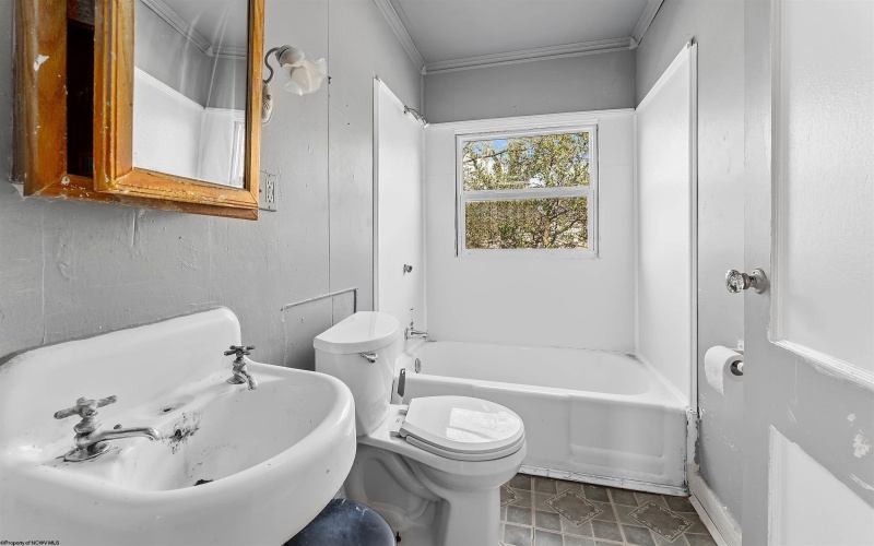 816 Madison Avenue, Morgantown, West Virginia 26501, 2 Bedrooms Bedrooms, 5 Rooms Rooms,1 BathroomBathrooms,Single Family Detached,For Sale,Madison,10164256