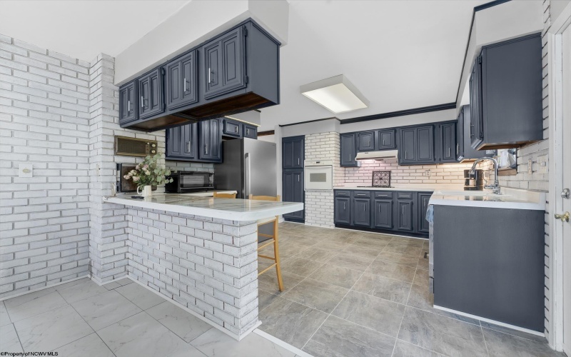 15 Main Street, Westover, West Virginia 26501, 4 Bedrooms Bedrooms, 8 Rooms Rooms,3 BathroomsBathrooms,Single Family Detached,For Sale,Main,10164253