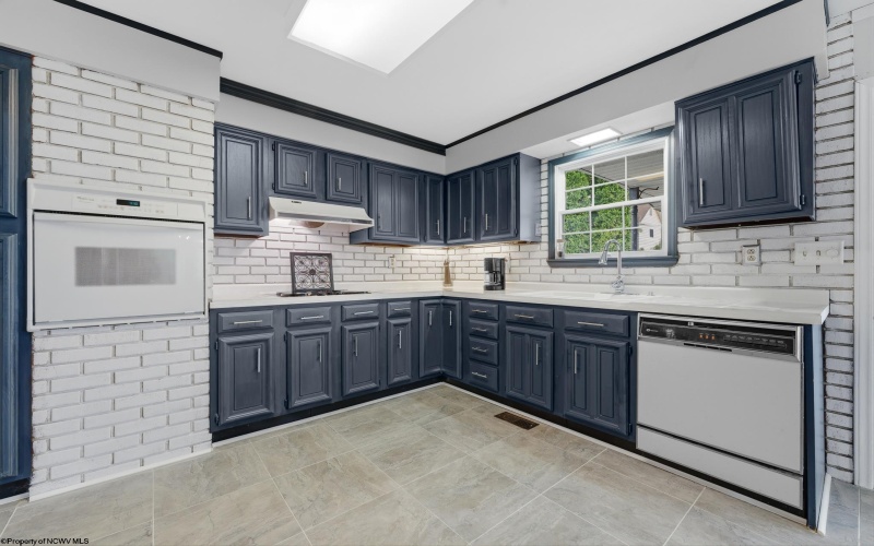 15 Main Street, Westover, West Virginia 26501, 4 Bedrooms Bedrooms, 8 Rooms Rooms,3 BathroomsBathrooms,Single Family Detached,For Sale,Main,10164253