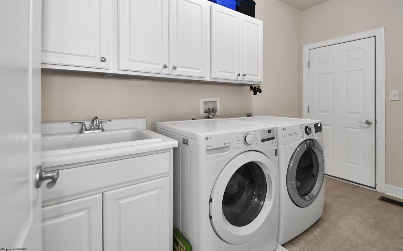 104 Caddie Court, Maidsville, West Virginia 26541, 4 Bedrooms Bedrooms, 9 Rooms Rooms,3 BathroomsBathrooms,Single Family Detached,For Sale,Caddie,10164251