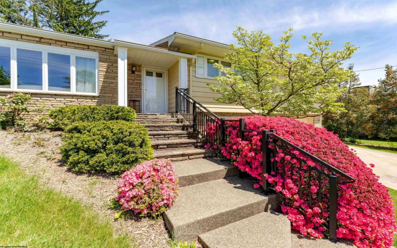 1348 Anderson Avenue, Morgantown, West Virginia 26505, 3 Bedrooms Bedrooms, 8 Rooms Rooms,3 BathroomsBathrooms,Single Family Detached,For Sale,Anderson,10164260