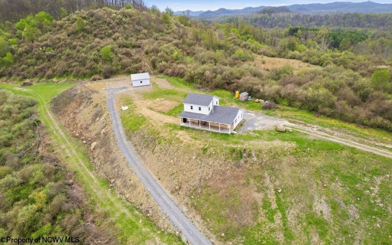 1722 Barbour Pike, Mount Clare, West Virginia 26301, 1 Bedroom Bedrooms, 4 Rooms Rooms,1 BathroomBathrooms,Single Family Detached,For Sale,Barbour,10164254