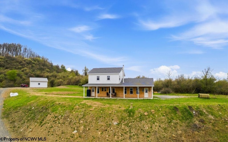 1722 Barbour Pike, Mount Clare, West Virginia 26301, 1 Bedroom Bedrooms, 4 Rooms Rooms,1 BathroomBathrooms,Single Family Detached,For Sale,Barbour,10164254