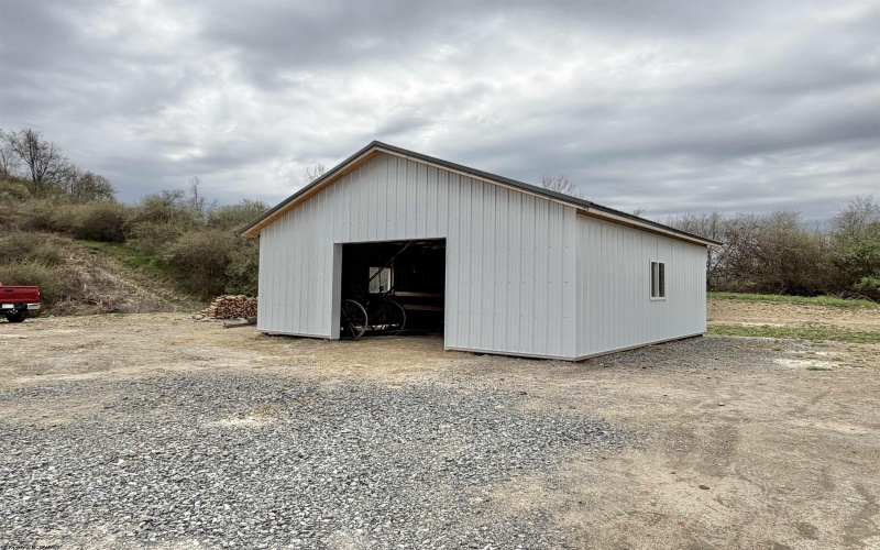 1722 Barbour Pike, Mount Clare, West Virginia 26301, 1 Bedroom Bedrooms, 4 Rooms Rooms,1 BathroomBathrooms,Single Family Detached,For Sale,Barbour,10164254
