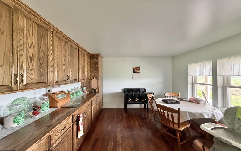 1722 Barbour Pike, Mount Clare, West Virginia 26301, 1 Bedroom Bedrooms, 4 Rooms Rooms,1 BathroomBathrooms,Single Family Detached,For Sale,Barbour,10164254