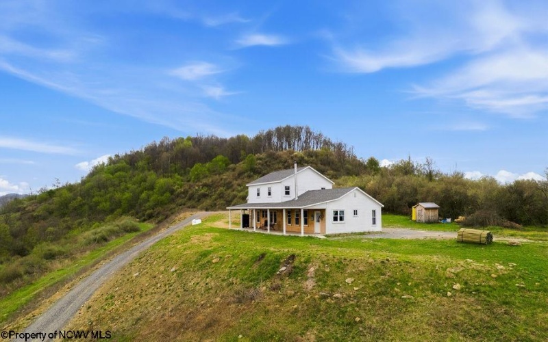 1722 Barbour Pike, Mount Clare, West Virginia 26301, 1 Bedroom Bedrooms, 4 Rooms Rooms,1 BathroomBathrooms,Single Family Detached,For Sale,Barbour,10164254