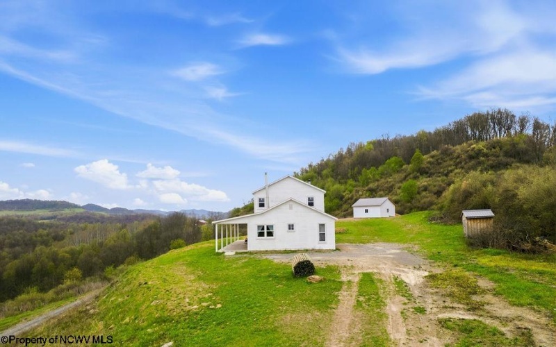 1722 Barbour Pike, Mount Clare, West Virginia 26301, 1 Bedroom Bedrooms, 4 Rooms Rooms,1 BathroomBathrooms,Single Family Detached,For Sale,Barbour,10164254