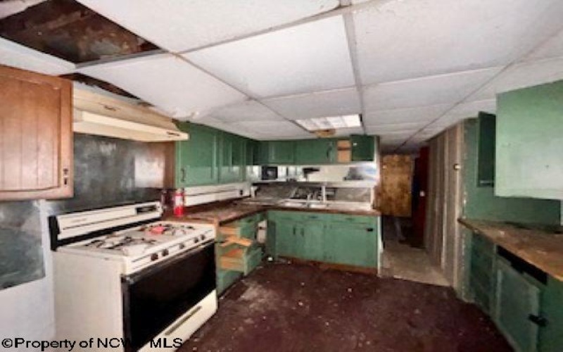 12 Lynch Road, Salem, West Virginia 26426, 3 Bedrooms Bedrooms, 9 Rooms Rooms,1 BathroomBathrooms,Single Family Detached,For Sale,Lynch,10164255