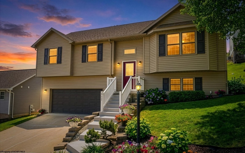 267 Hanalei Drive, Morgantown, West Virginia 26508, 3 Bedrooms Bedrooms, 7 Rooms Rooms,3 BathroomsBathrooms,Single Family Detached,For Sale,Hanalei,10164261