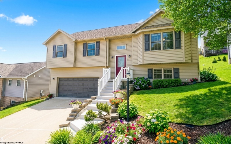 267 Hanalei Drive, Morgantown, West Virginia 26508, 3 Bedrooms Bedrooms, 7 Rooms Rooms,3 BathroomsBathrooms,Single Family Detached,For Sale,Hanalei,10164261