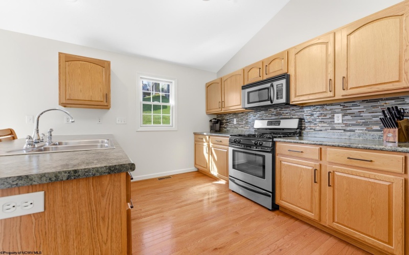 267 Hanalei Drive, Morgantown, West Virginia 26508, 3 Bedrooms Bedrooms, 7 Rooms Rooms,3 BathroomsBathrooms,Single Family Detached,For Sale,Hanalei,10164261