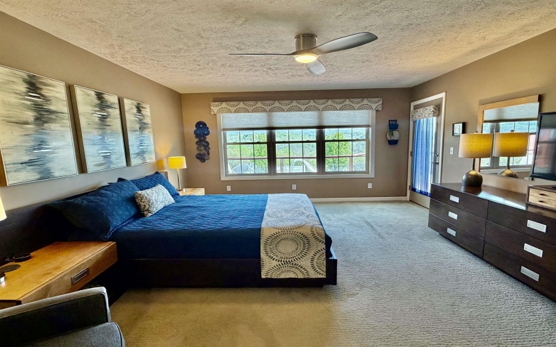 20 Allen Circle, Fairmont, West Virginia 26554, 5 Bedrooms Bedrooms, 14 Rooms Rooms,3 BathroomsBathrooms,Single Family Detached,For Sale,Allen,10164262