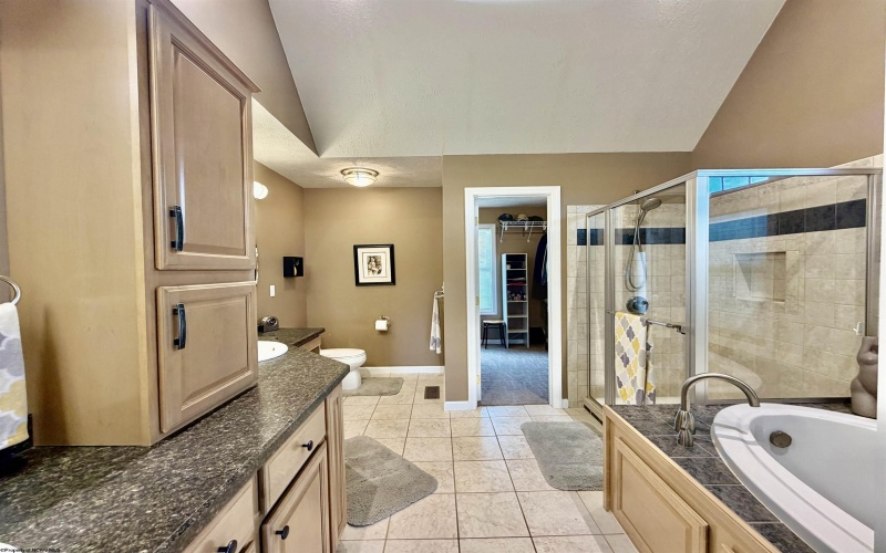 20 Allen Circle, Fairmont, West Virginia 26554, 5 Bedrooms Bedrooms, 14 Rooms Rooms,3 BathroomsBathrooms,Single Family Detached,For Sale,Allen,10164262