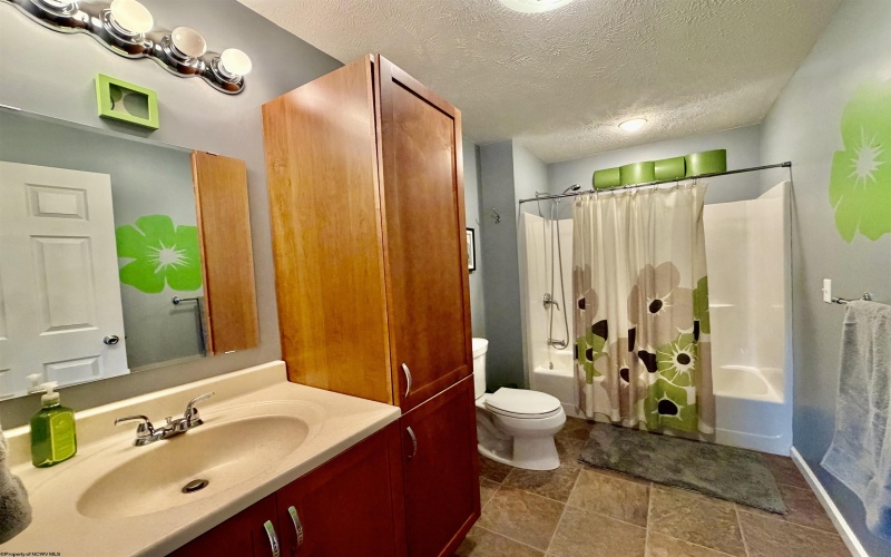 20 Allen Circle, Fairmont, West Virginia 26554, 5 Bedrooms Bedrooms, 14 Rooms Rooms,3 BathroomsBathrooms,Single Family Detached,For Sale,Allen,10164262