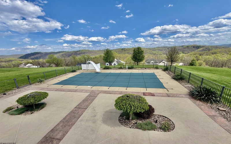 20 Allen Circle, Fairmont, West Virginia 26554, 5 Bedrooms Bedrooms, 14 Rooms Rooms,3 BathroomsBathrooms,Single Family Detached,For Sale,Allen,10164262