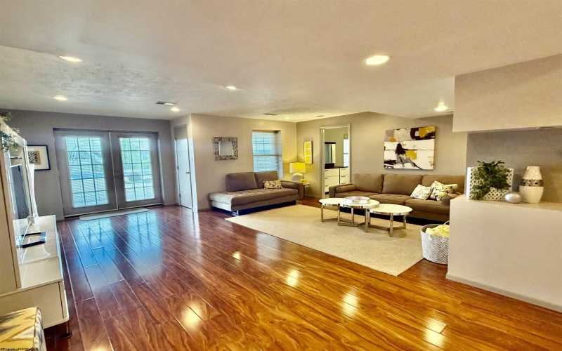 20 Allen Circle, Fairmont, West Virginia 26554, 5 Bedrooms Bedrooms, 14 Rooms Rooms,3 BathroomsBathrooms,Single Family Detached,For Sale,Allen,10164262