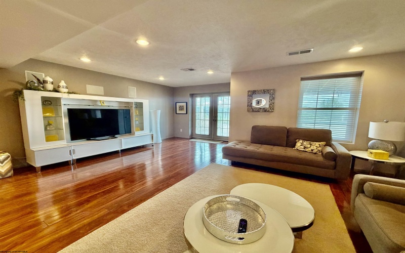 20 Allen Circle, Fairmont, West Virginia 26554, 5 Bedrooms Bedrooms, 14 Rooms Rooms,3 BathroomsBathrooms,Single Family Detached,For Sale,Allen,10164262