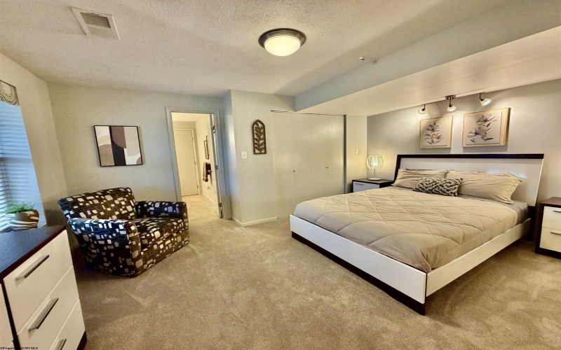 20 Allen Circle, Fairmont, West Virginia 26554, 5 Bedrooms Bedrooms, 14 Rooms Rooms,3 BathroomsBathrooms,Single Family Detached,For Sale,Allen,10164262