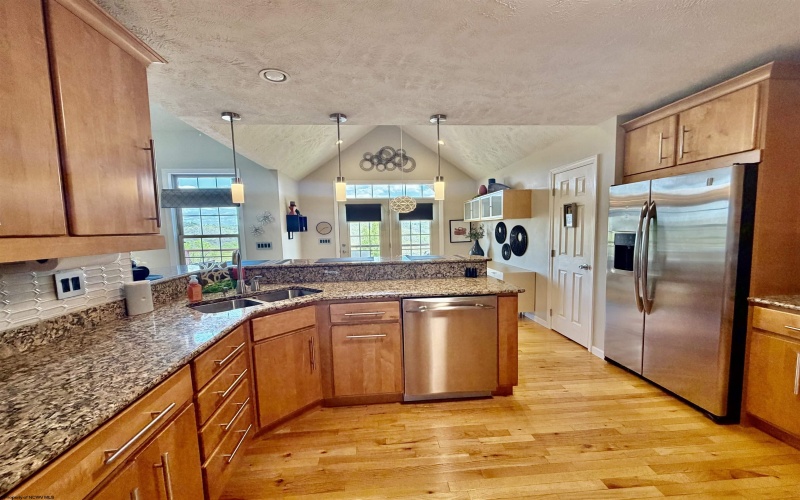 20 Allen Circle, Fairmont, West Virginia 26554, 5 Bedrooms Bedrooms, 14 Rooms Rooms,3 BathroomsBathrooms,Single Family Detached,For Sale,Allen,10164262