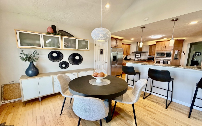 20 Allen Circle, Fairmont, West Virginia 26554, 5 Bedrooms Bedrooms, 14 Rooms Rooms,3 BathroomsBathrooms,Single Family Detached,For Sale,Allen,10164262