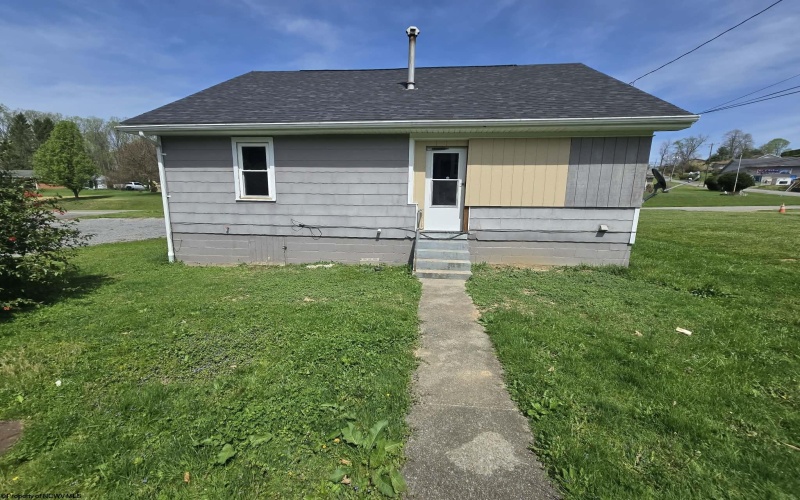 595 Pike Street, Shinnston, West Virginia 26431, 2 Bedrooms Bedrooms, 4 Rooms Rooms,1 BathroomBathrooms,Single Family Detached,For Sale,Pike,10164275 595 Pike Street, Shinnston, West Virginia 26431, 2 Bedrooms Bedrooms, 4 Rooms Rooms,1 BathroomBathrooms,Single Family Detached,For Sale,Pike,10164275