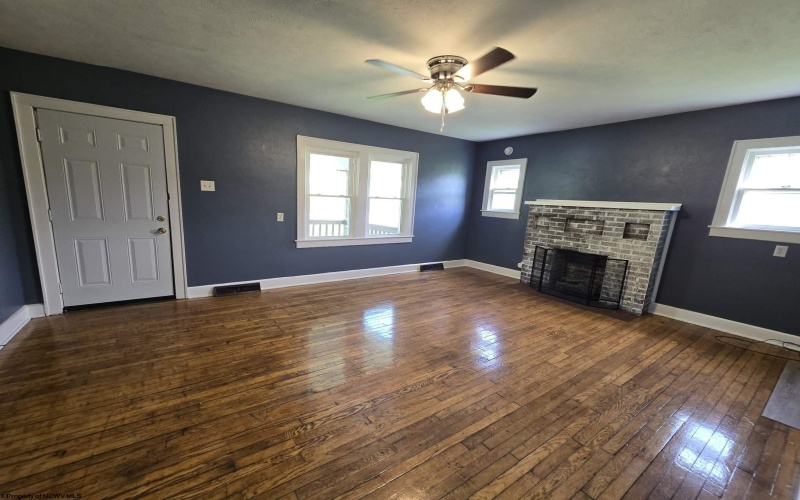 595 Pike Street, Shinnston, West Virginia 26431, 2 Bedrooms Bedrooms, 4 Rooms Rooms,1 BathroomBathrooms,Single Family Detached,For Sale,Pike,10164275 595 Pike Street, Shinnston, West Virginia 26431, 2 Bedrooms Bedrooms, 4 Rooms Rooms,1 BathroomBathrooms,Single Family Detached,For Sale,Pike,10164275